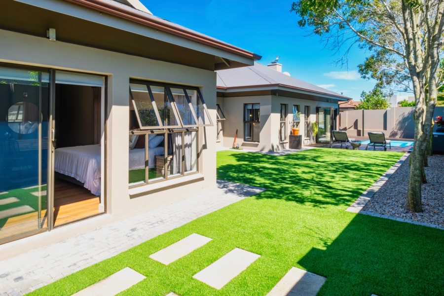 4 Bedroom Property for Sale in Earls Court Lifestyle Estate Western Cape